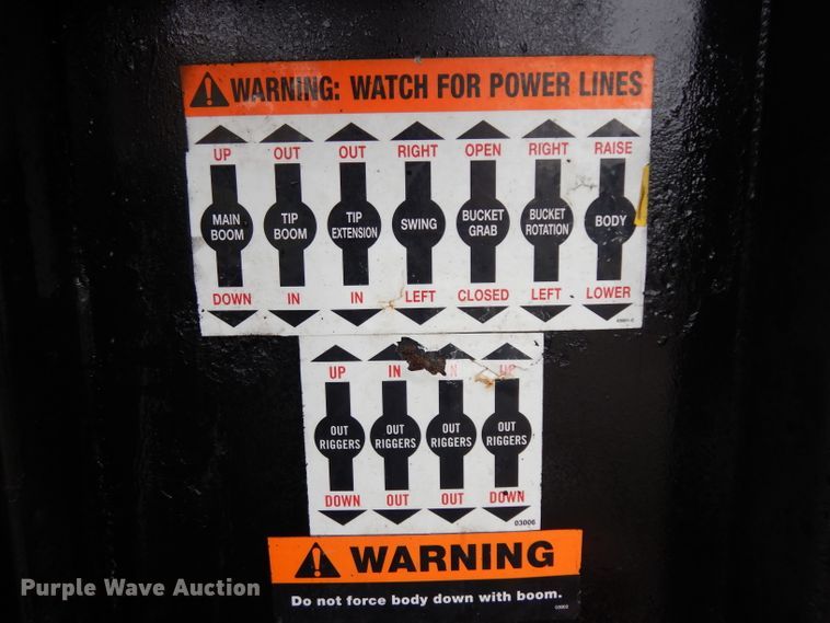 image for item GW9119 1999 Ford F800 dump truck with crane