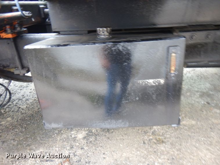 image for item GW9119 1999 Ford F800 dump truck with crane