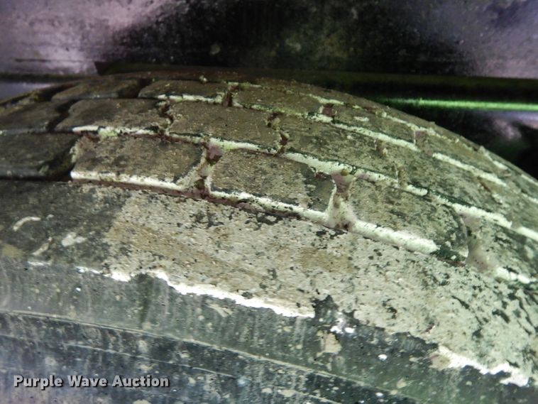 image for item GW9119 1999 Ford F800 dump truck with crane