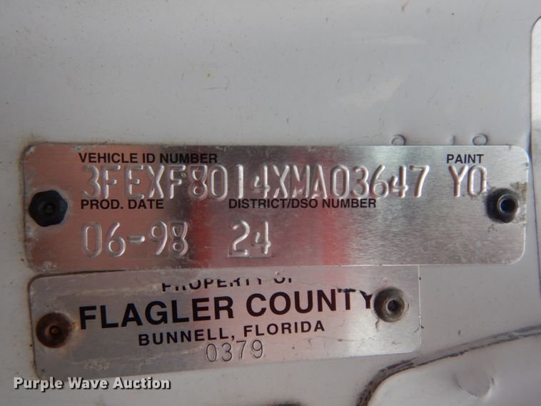 image for item GW9119 1999 Ford F800 dump truck with crane