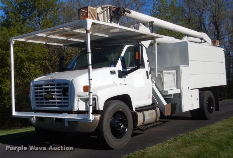 image for item GW9875 2003 Chevrolet C6500  forestery bucket truck