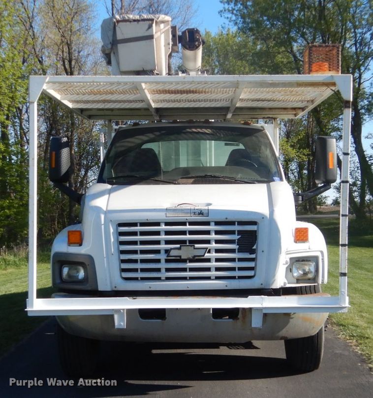 image for item GW9875 2003 Chevrolet C6500  forestery bucket truck