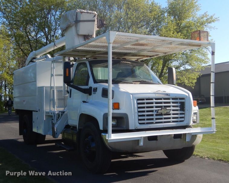 image for item GW9875 2003 Chevrolet C6500  forestery bucket truck