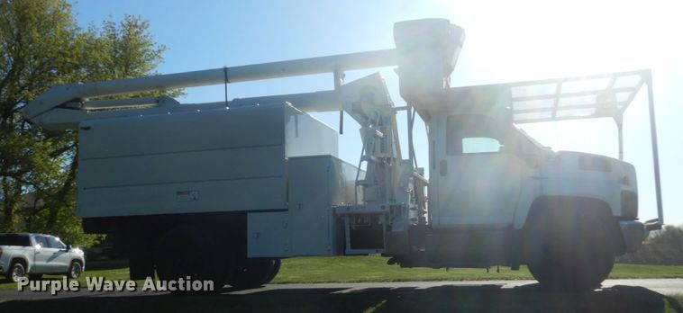 image for item GW9875 2003 Chevrolet C6500  forestery bucket truck