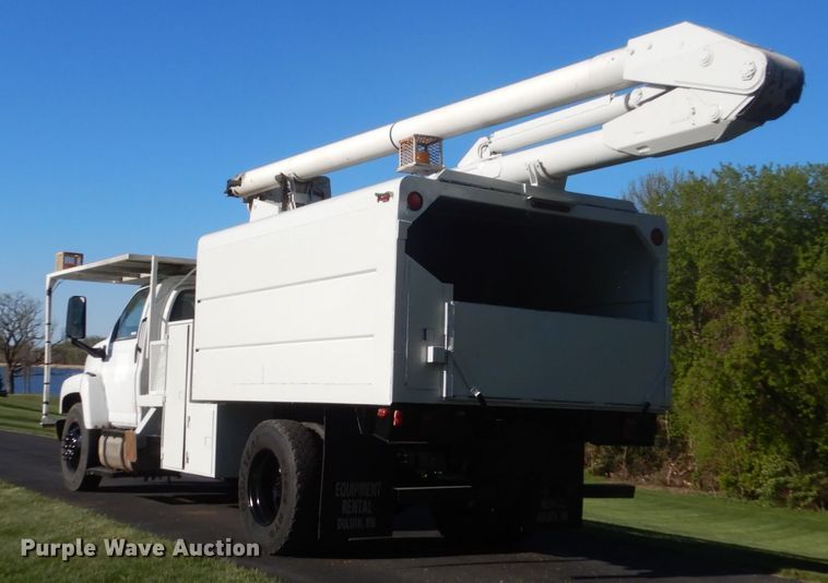 image for item GW9875 2003 Chevrolet C6500  forestery bucket truck