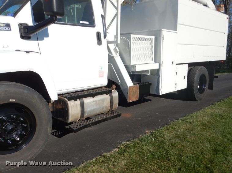 image for item GW9875 2003 Chevrolet C6500  forestery bucket truck