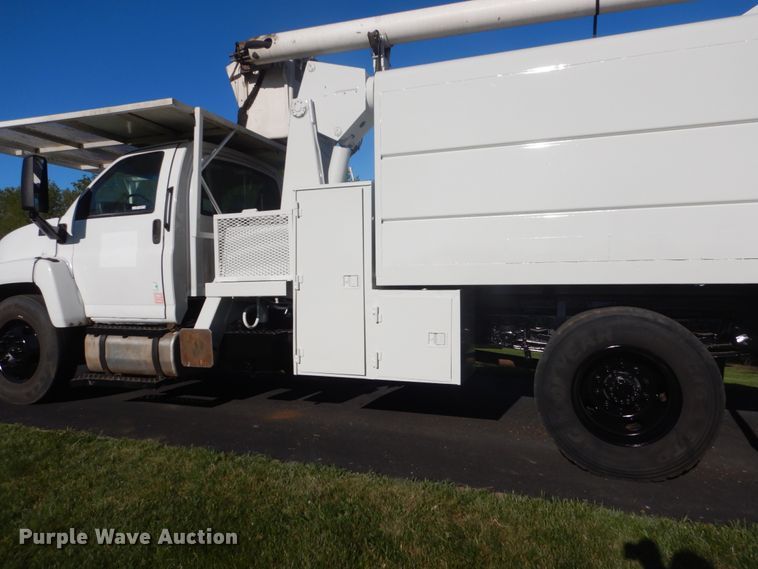 image for item GW9875 2003 Chevrolet C6500  forestery bucket truck