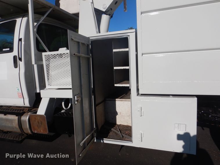 image for item GW9875 2003 Chevrolet C6500  forestery bucket truck