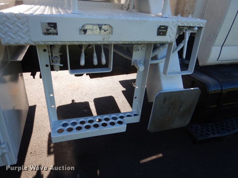 image for item GW9875 2003 Chevrolet C6500  forestery bucket truck