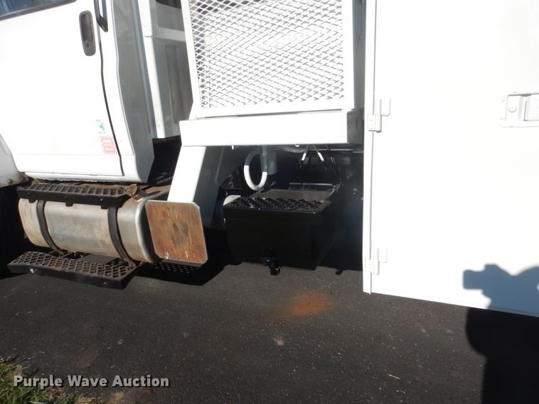 image for item GW9875 2003 Chevrolet C6500  forestery bucket truck