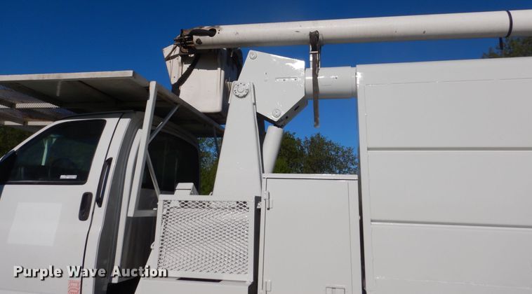 image for item GW9875 2003 Chevrolet C6500  forestery bucket truck