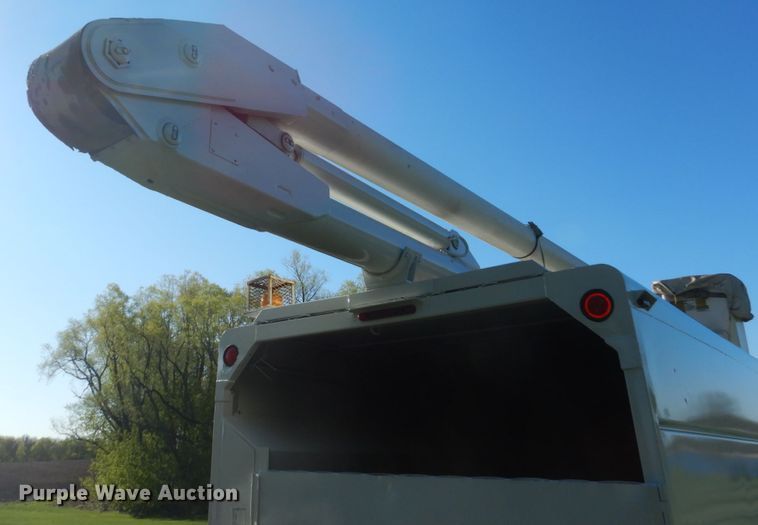 image for item GW9875 2003 Chevrolet C6500  forestery bucket truck