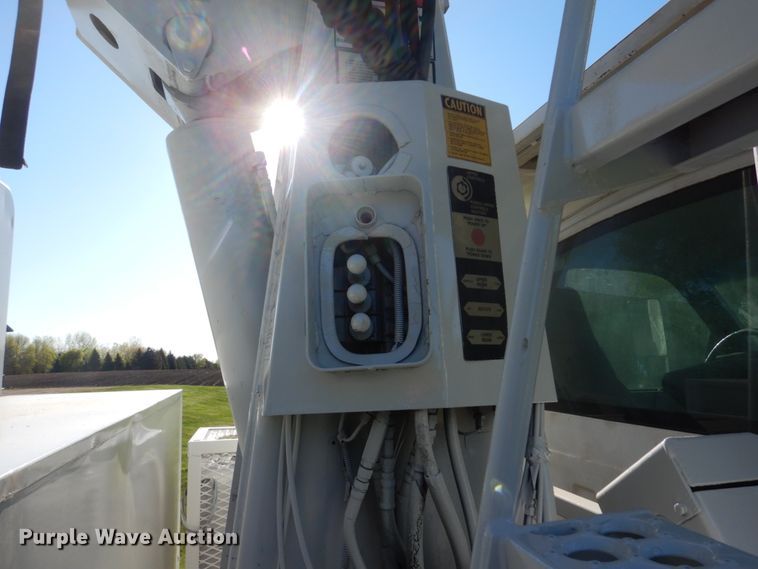 image for item GW9875 2003 Chevrolet C6500  forestery bucket truck