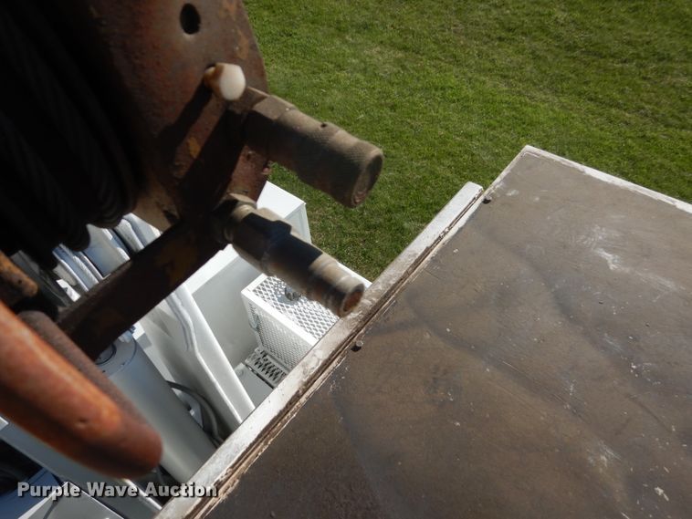 image for item GW9875 2003 Chevrolet C6500  forestery bucket truck