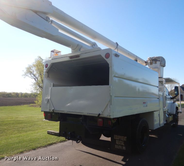 image for item GW9875 2003 Chevrolet C6500  forestery bucket truck