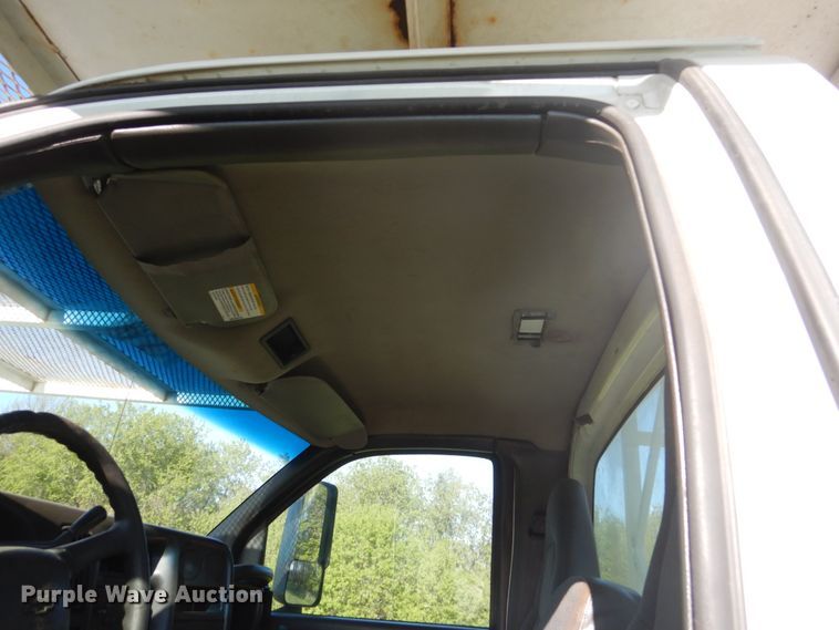 image for item GW9875 2003 Chevrolet C6500  forestery bucket truck