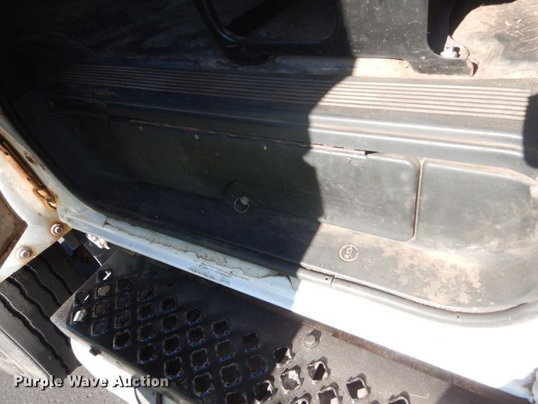 image for item GW9875 2003 Chevrolet C6500  forestery bucket truck