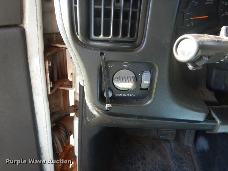 image for item GW9875 2003 Chevrolet C6500  forestery bucket truck