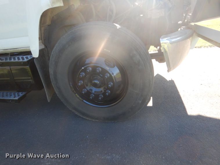 image for item GW9875 2003 Chevrolet C6500  forestery bucket truck