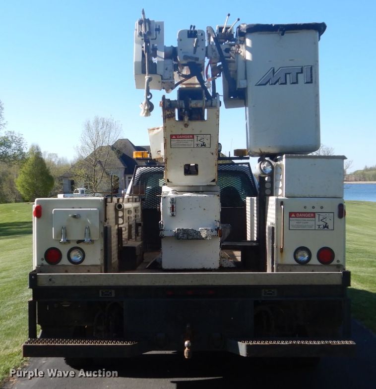 image for item GW9876 2000 Ford F550 Super Duty  bucket truck