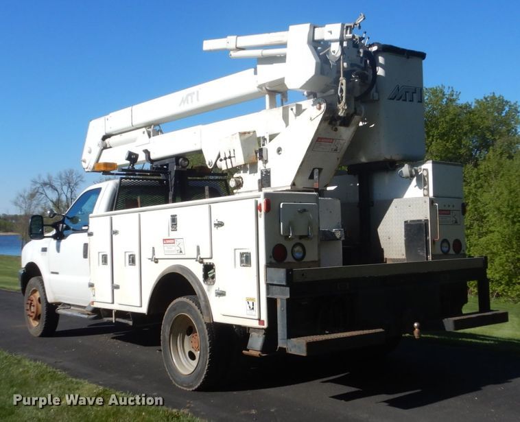 image for item GW9876 2000 Ford F550 Super Duty  bucket truck