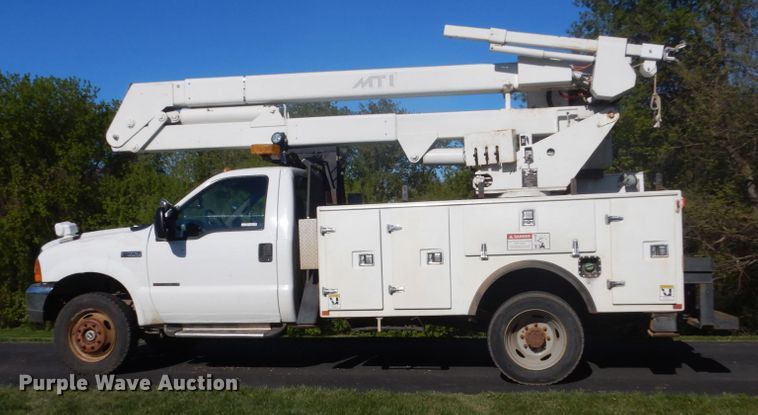 image for item GW9876 2000 Ford F550 Super Duty  bucket truck