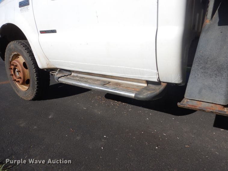 image for item GW9876 2000 Ford F550 Super Duty  bucket truck