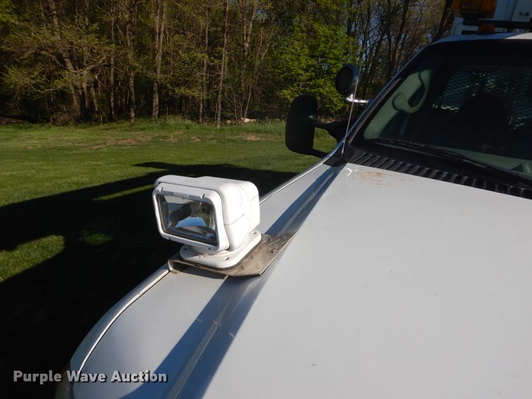 image for item GW9876 2000 Ford F550 Super Duty  bucket truck