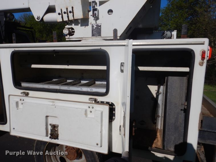 image for item GW9876 2000 Ford F550 Super Duty  bucket truck