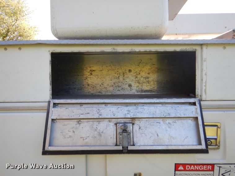 image for item GW9876 2000 Ford F550 Super Duty  bucket truck