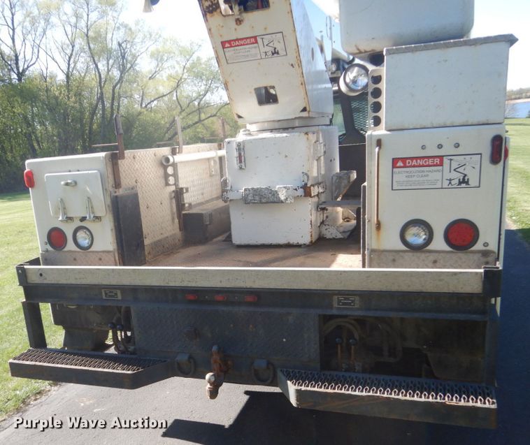 image for item GW9876 2000 Ford F550 Super Duty  bucket truck