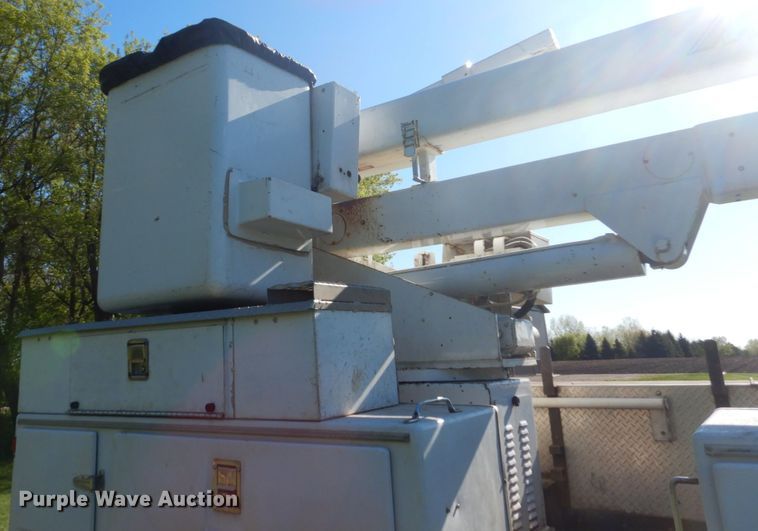 image for item GW9876 2000 Ford F550 Super Duty  bucket truck