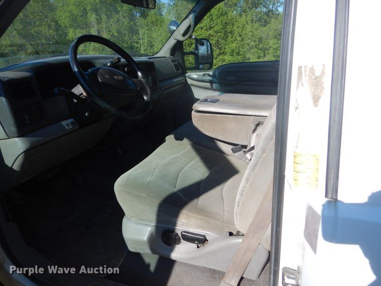 image for item GW9876 2000 Ford F550 Super Duty  bucket truck