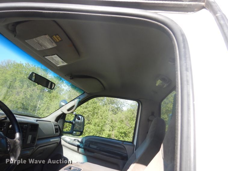 image for item GW9876 2000 Ford F550 Super Duty  bucket truck