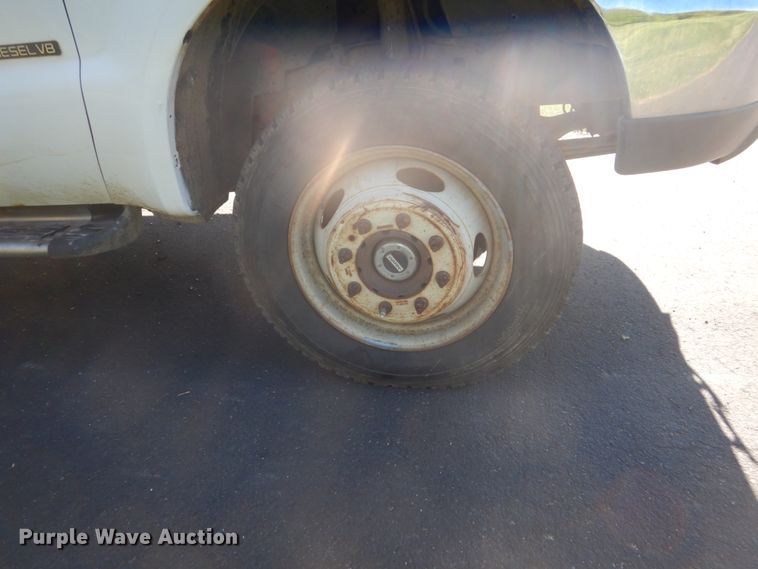 image for item GW9876 2000 Ford F550 Super Duty  bucket truck