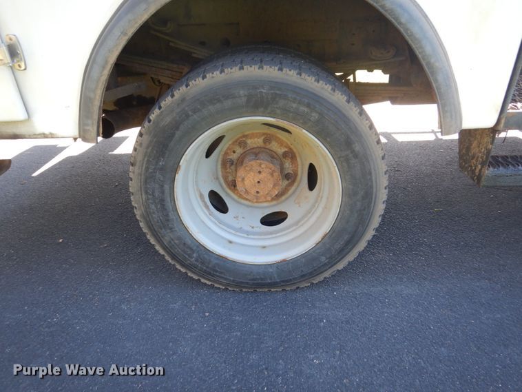 image for item GW9876 2000 Ford F550 Super Duty  bucket truck