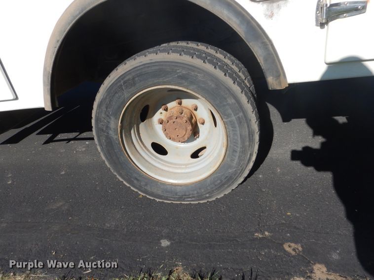 image for item GW9876 2000 Ford F550 Super Duty  bucket truck