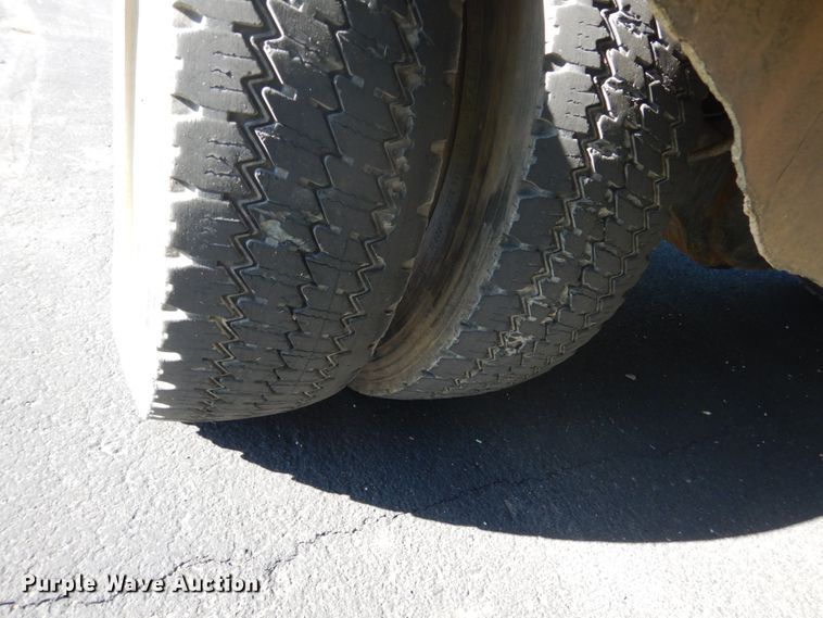 image for item GW9876 2000 Ford F550 Super Duty  bucket truck