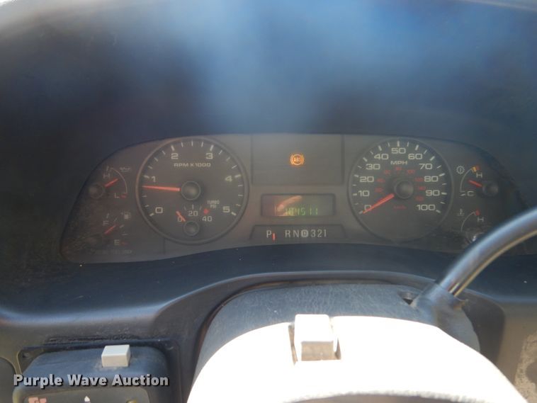 image for item GW9881 2007 Ford F550 Super Duty utility bed truck with crane