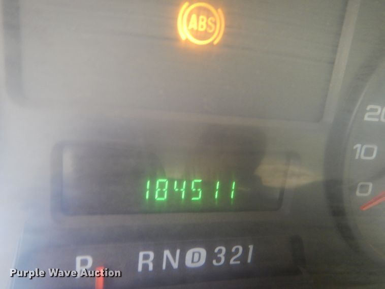 image for item GW9881 2007 Ford F550 Super Duty utility bed truck with crane