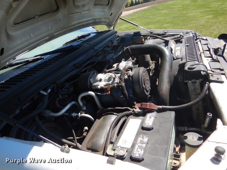 image for item GW9881 2007 Ford F550 Super Duty utility bed truck with crane