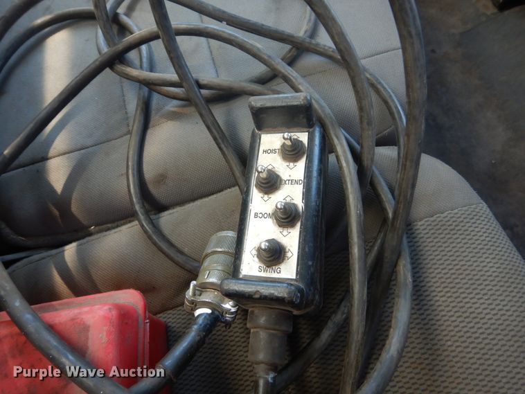 image for item GW9881 2007 Ford F550 Super Duty utility bed truck with crane