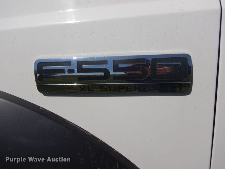 image for item GW9881 2007 Ford F550 Super Duty utility bed truck with crane