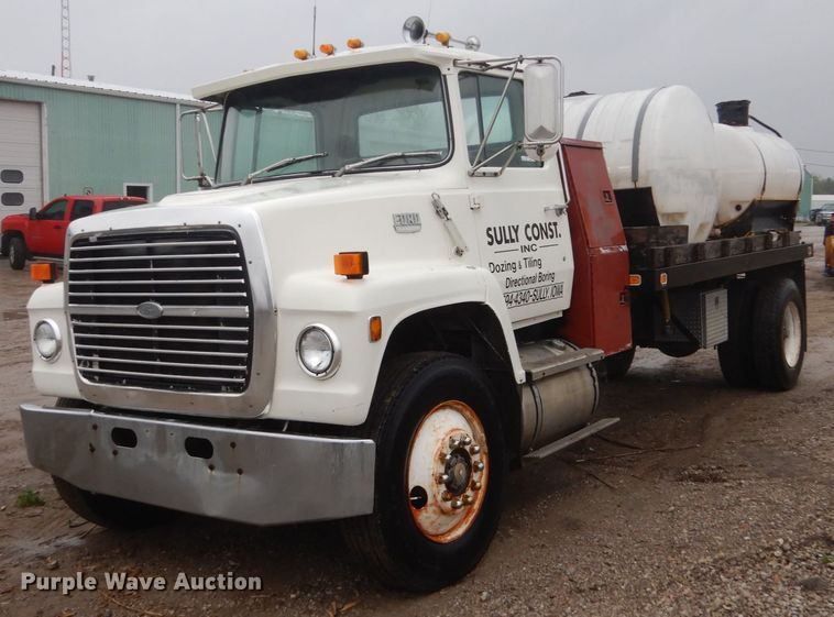 image for item GW9916 1982 Ford Cargo 8000  flatbed truck