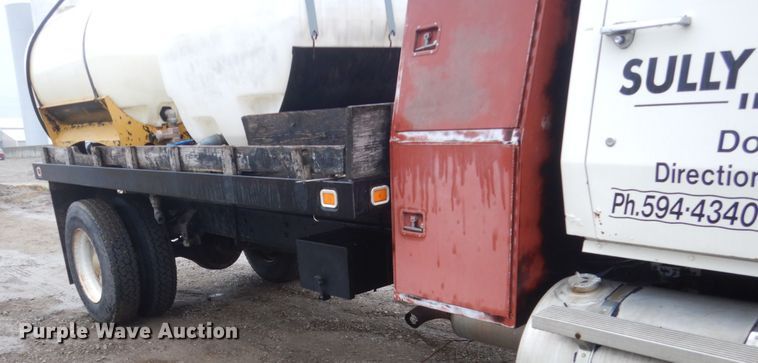 image for item GW9916 1982 Ford Cargo 8000  flatbed truck