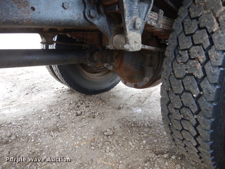 image for item GW9916 1982 Ford Cargo 8000  flatbed truck