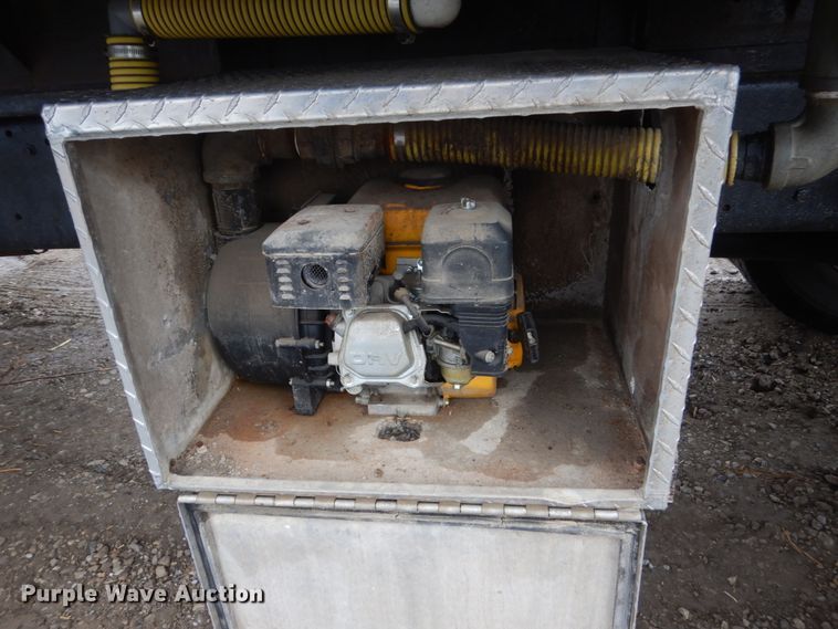 image for item GW9916 1982 Ford Cargo 8000  flatbed truck