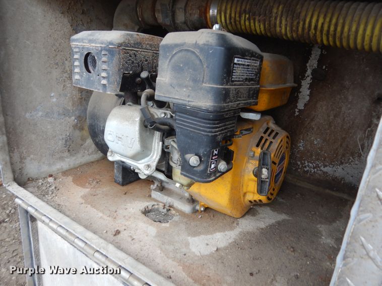 image for item GW9916 1982 Ford Cargo 8000  flatbed truck