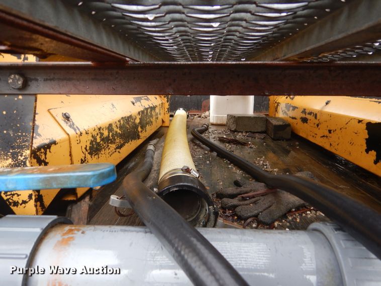 image for item GW9916 1982 Ford Cargo 8000  flatbed truck