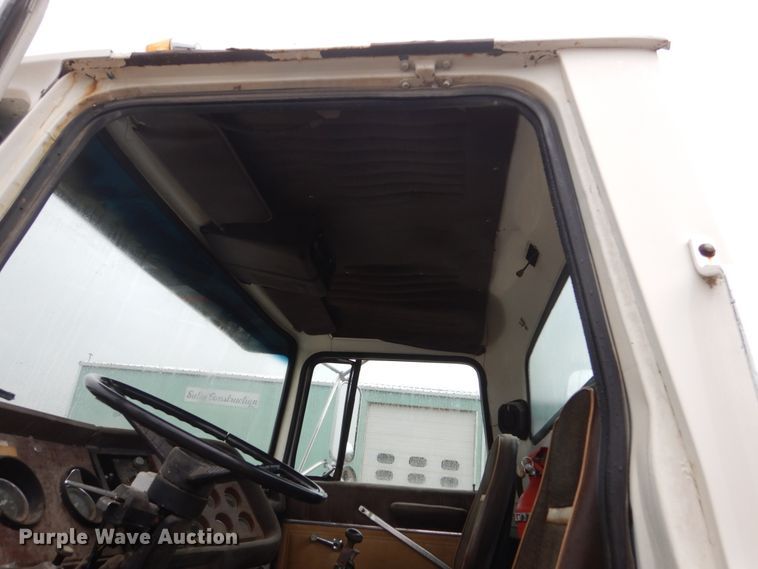 image for item GW9916 1982 Ford Cargo 8000  flatbed truck